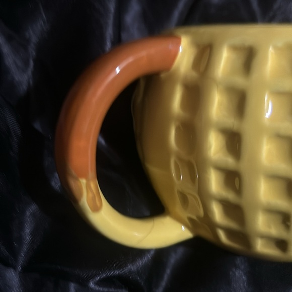 Stranger Things Butter & Maple Syrup Waffle Mug (New) - Picture 5 of 10